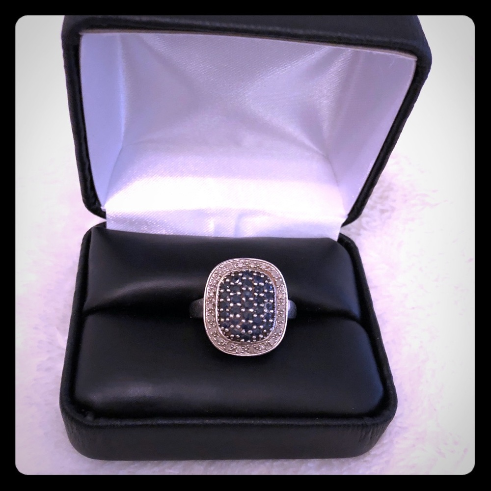 Authentic sapphires and diamonds! Ring